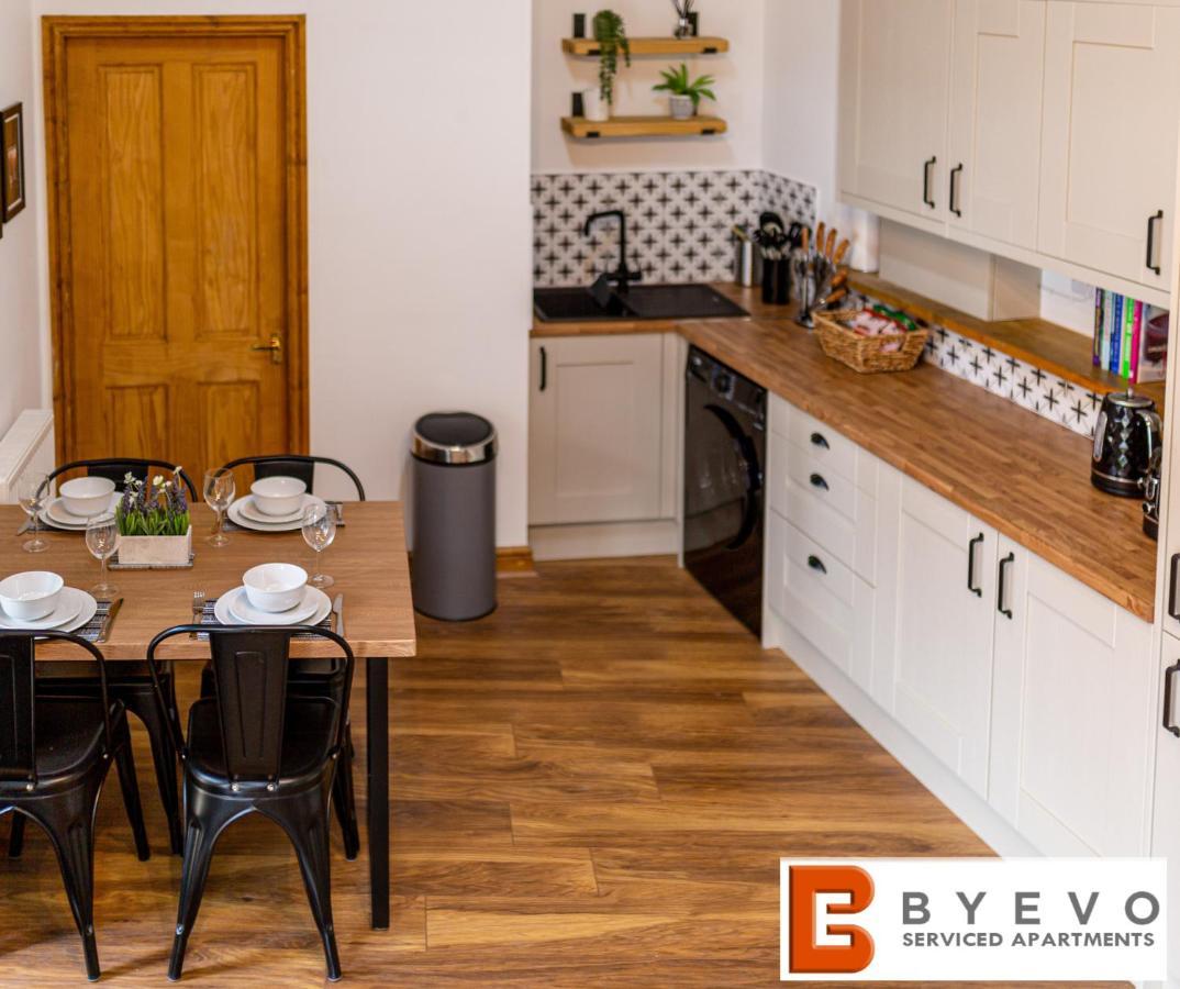 Byevo Oswestry Barn - Quirky Romantic Retreat Or Cosy Contractor Base Kültér fotó